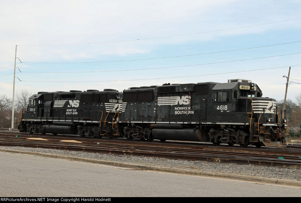 NS 4618 & 5815 await their next assignment 